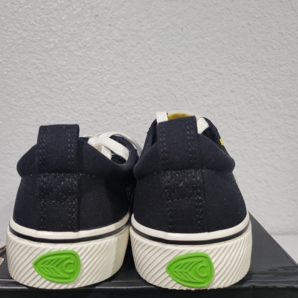 Cariuma Low NATGEO Gecko Black Canvas Sneaker NIB Limited Edition - Picture 6 of 9